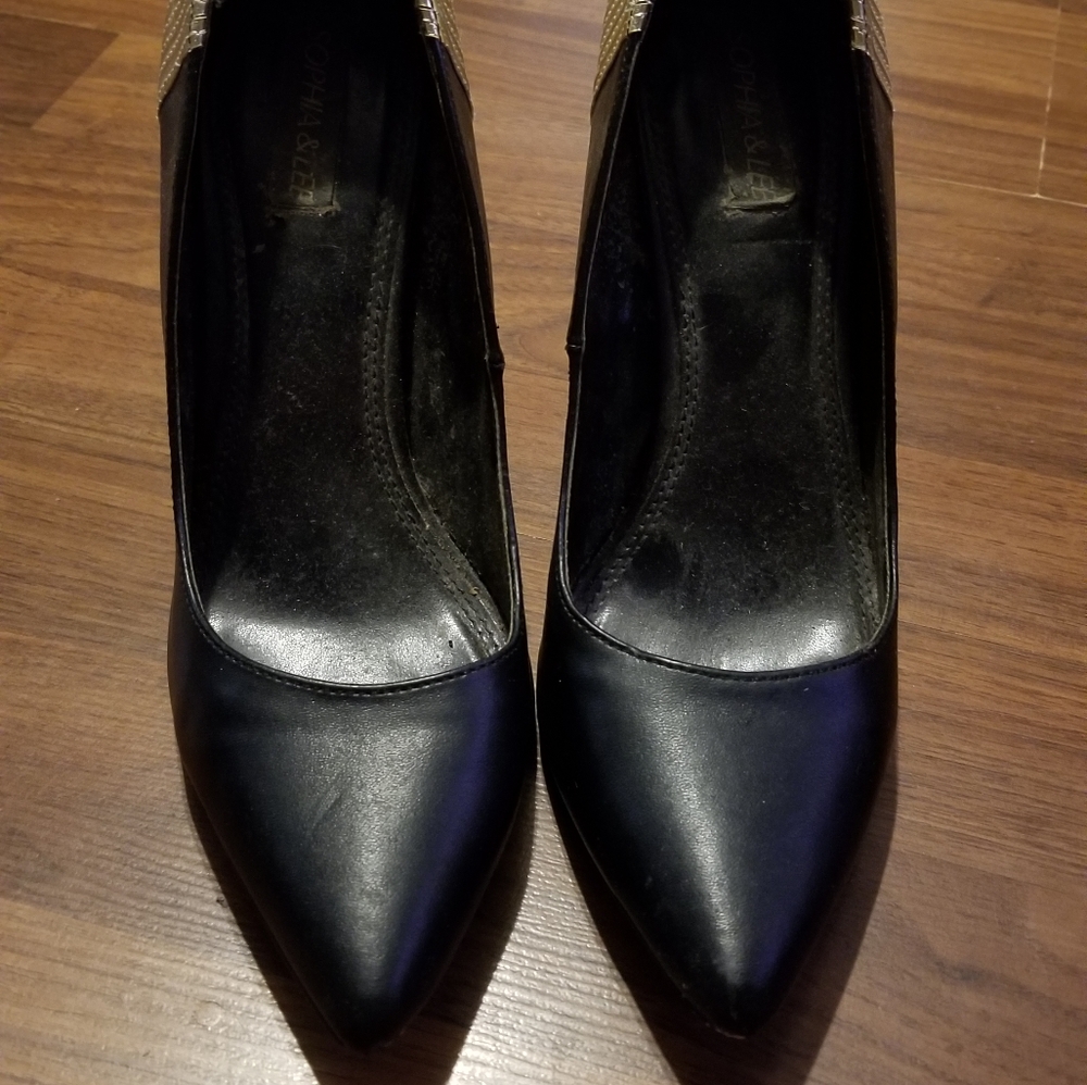 Pumps - Picture 2 of 5